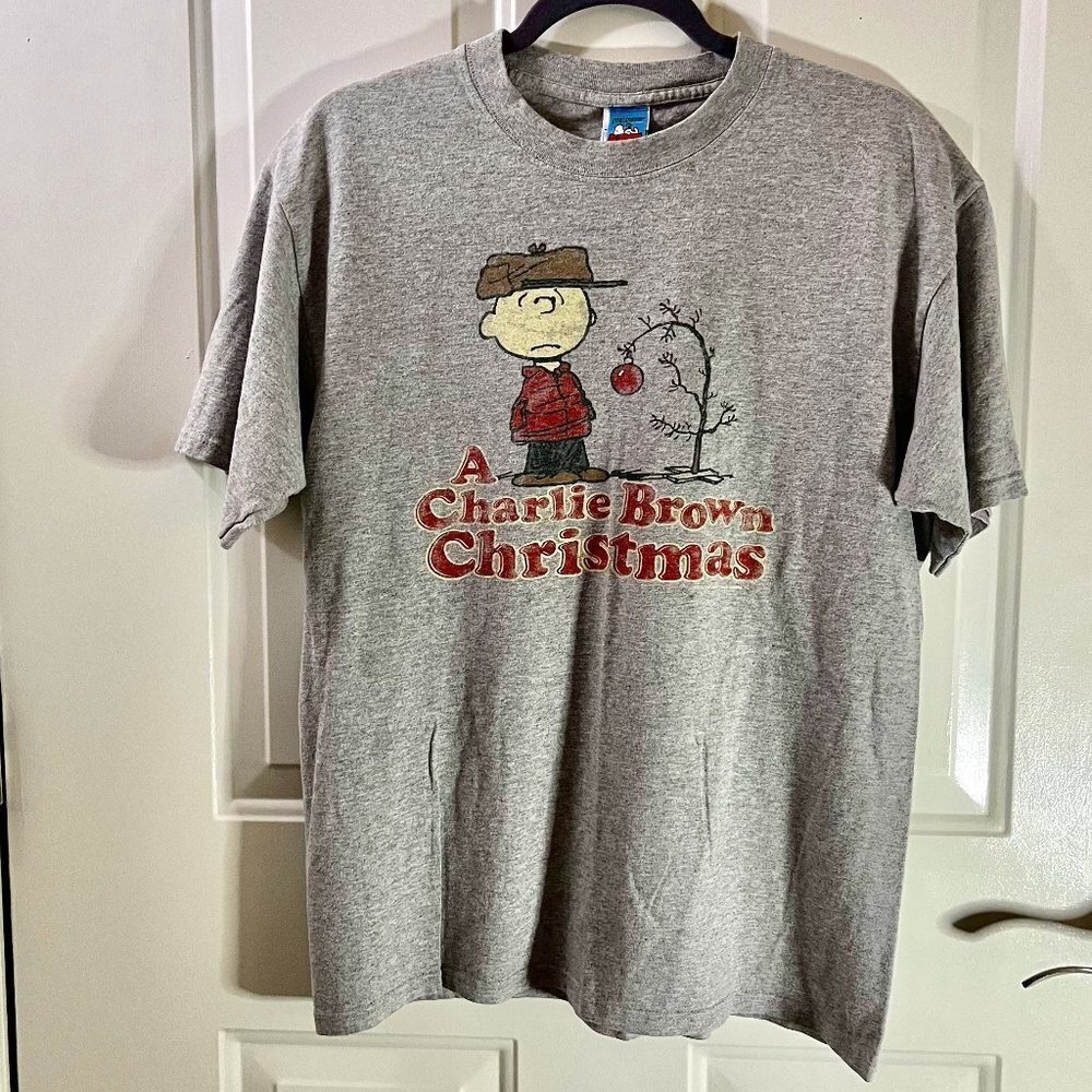 Peanuts by Schultz SZ L A Charlie Brown Christmas Heather Grey Graphic T-Shirt